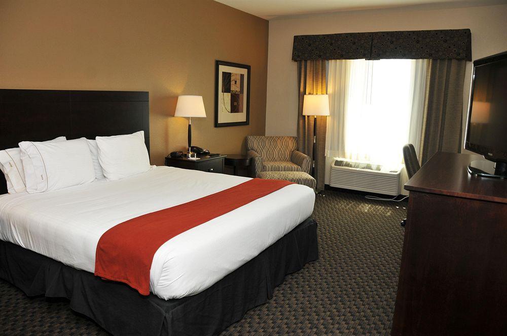 Holiday Inn Express & Suites Clinton By Ihg Oda fotoğraf