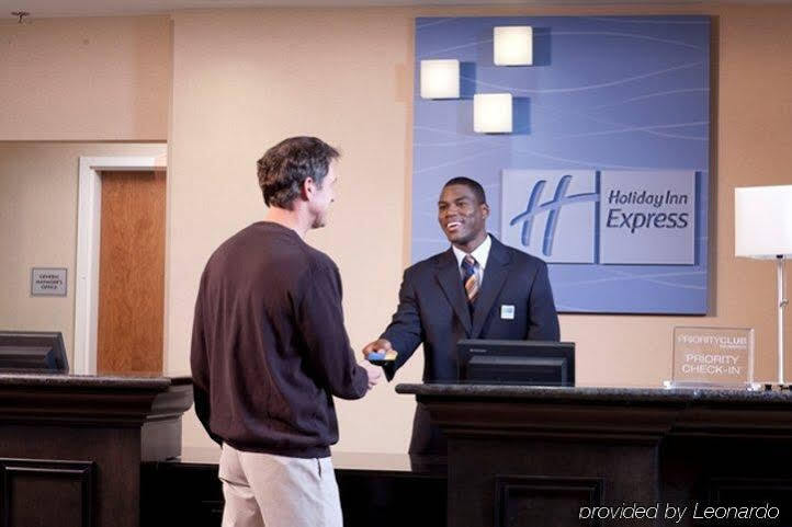 Holiday Inn Express & Suites Clinton By Ihg Dış mekan fotoğraf